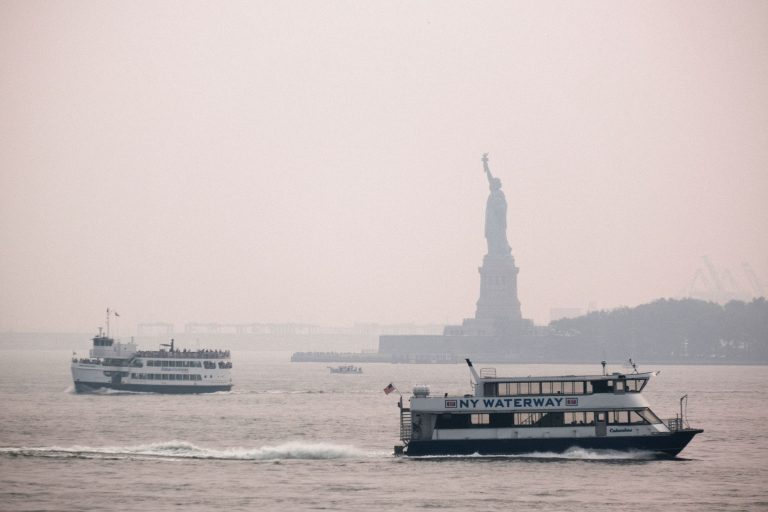 Alertan contaminación en Nueva York debido al humo de incendios en el país y en Canadá