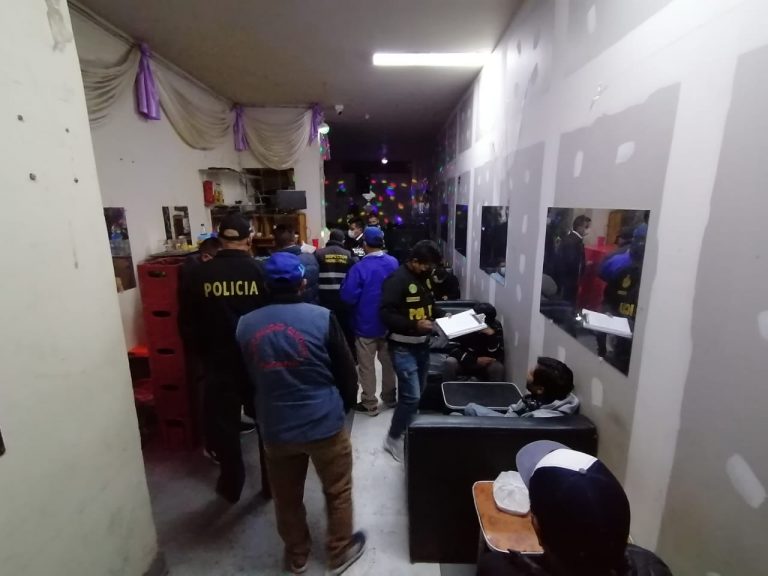 Intervienen más de 50 personas en local denominado «El Castillo» en Paucarpata