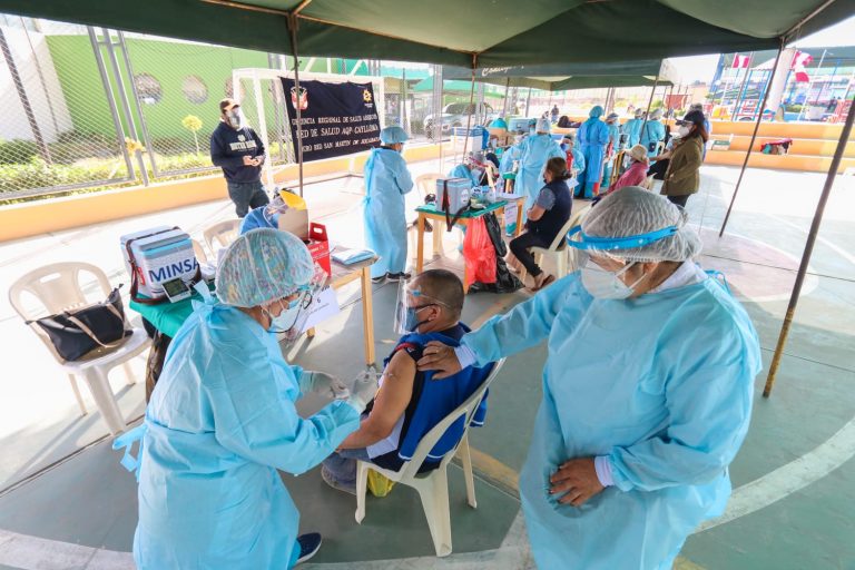 Primera «Vacunatón» llegó a inmunizar a 18 852 arequipeños, superando la meta establecida