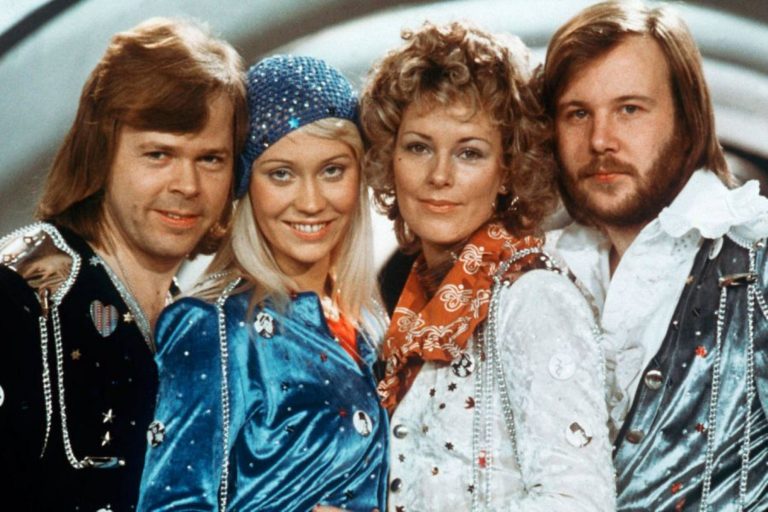 Tras 40 años, ABBA regresa a los escenarios con nuevas canciones