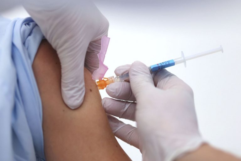 La OMS se muestra en contra de que vacunación contra la COVID-19 sea obligatoria