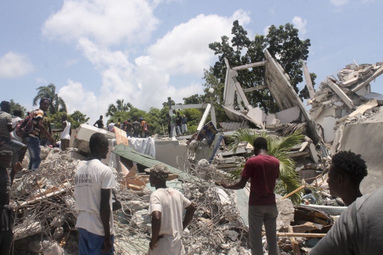 Terremoto en Haití deja 304 muertos y más de 1800 heridos