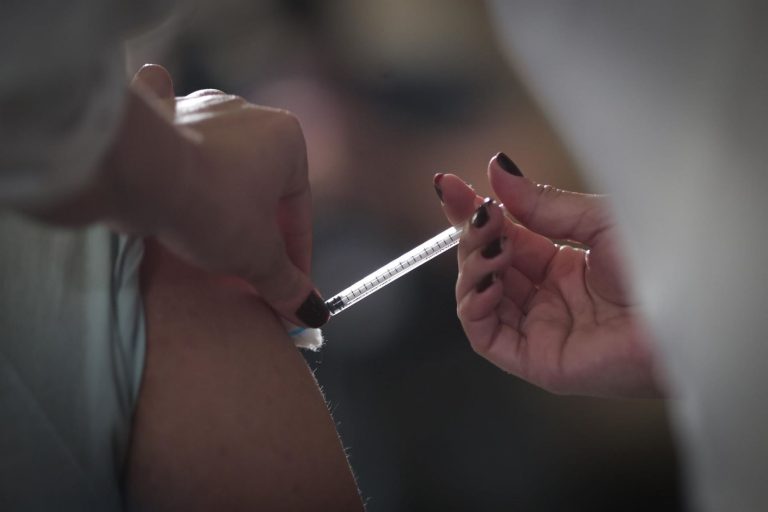 Certificados de vacunación serán obligatorios en espacios públicos de Río de Janeiro