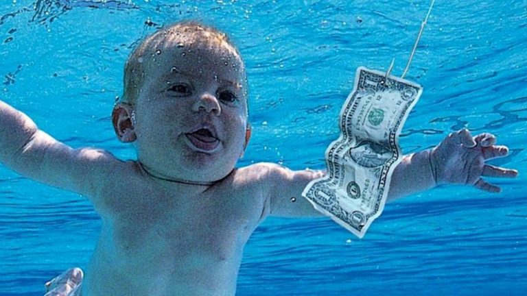 Bebé desnudo del álbum Nevermind demanda a la banda Nirvana por «pornografía infantil»