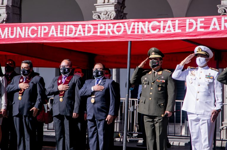Omar Candia: «Todos los peruanos tenemos la obligación de apoyar al Gobierno»