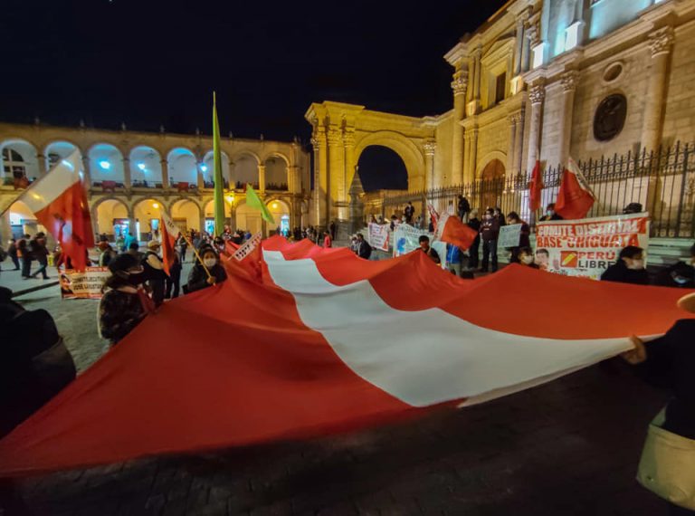 Grupo de simpatizantes de Perú Libre salieron a marchar en respaldo al gabinete de Guido Bellido