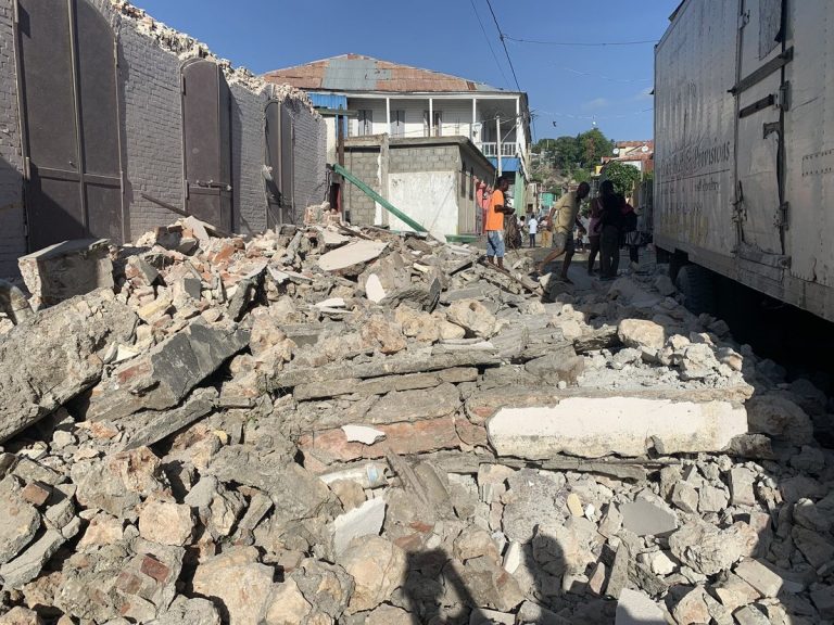 Terremoto de 7.2 grados provoca grandes daños en Haití y deja varios fallecidos