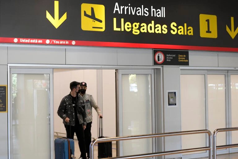 España prorroga orden de cuarentena para viajeros extranjeros de Sudamérica