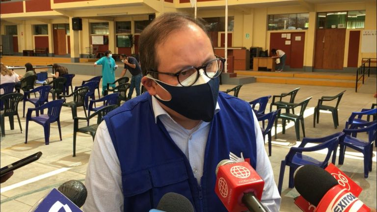 Jefe de la Oficina Defensorial de Arequipa pide a las personas inmunizarse y dejar de lado la excusa de las «marcas» de la vacuna