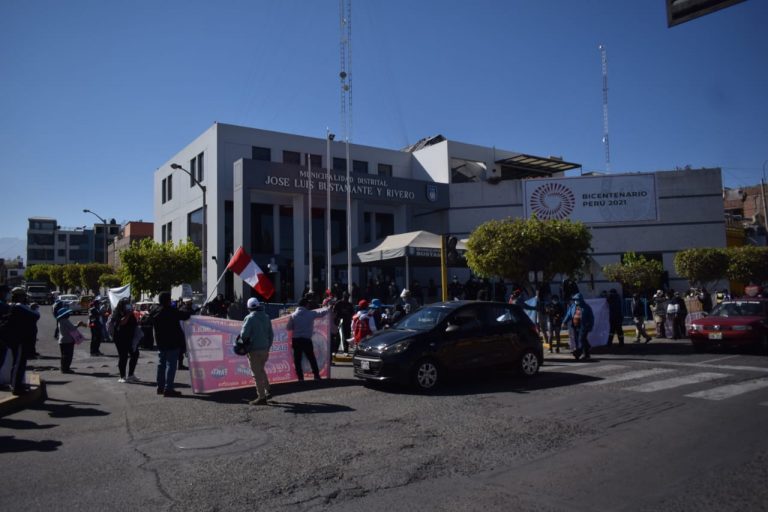 Continúan las protestas por trabajador que fue suspendido tras reclamar equipos para sus compañeros durante la pandemia