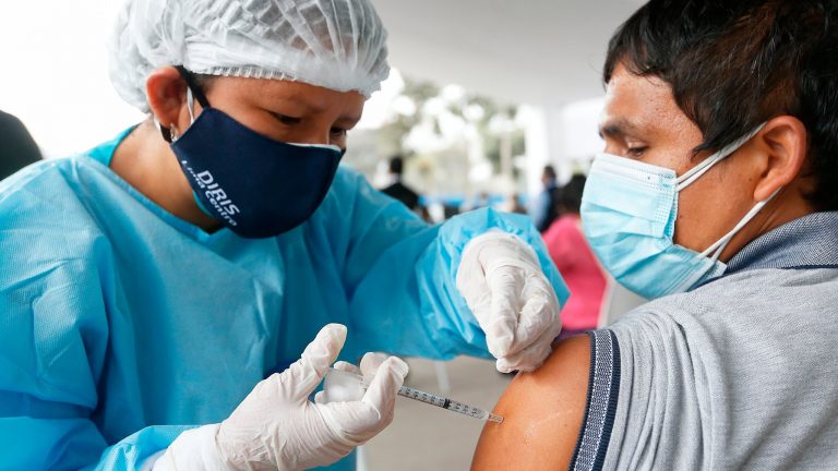 Ejecutivo coordina llegada de 7 millones de dosis de vacunas contra covid-19