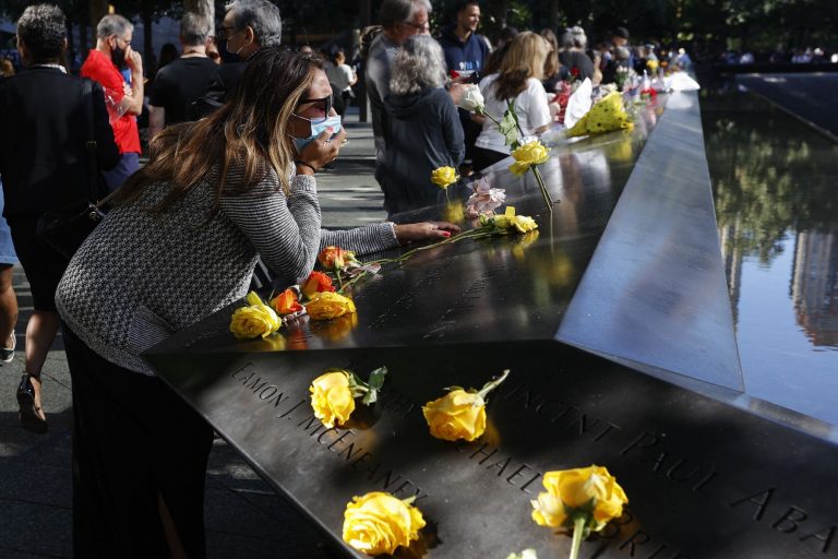 Nueva York: Recuerdan los atentados del 11-S 20 años después con solemne ceremonia