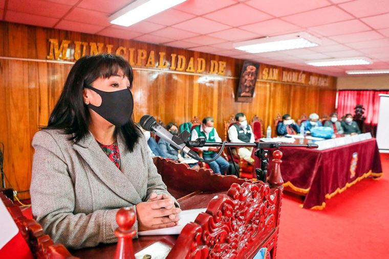 Premier Mirtha Vásquez instaló mesa técnica para atender problemáticas de la hoja de coca