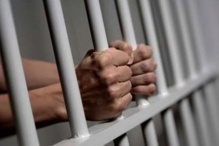 Dictan prisión preventiva contra investigada por parricidio
