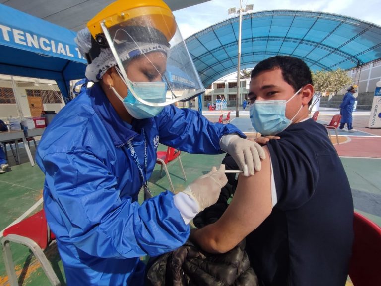 Tacna: El 74 % de la población ya fue inmunizada contra la COVID-19