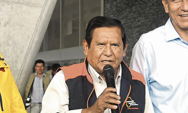 Gobernador de Moquegua calificó de «antipatriotas» a consejeros que se opusieron a su viaje a Bolivia