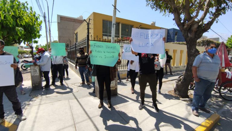 Grupo de ciudadanos respaldaron al gobernador regional de Arequipa