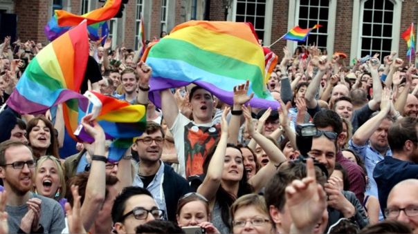 Suiza permitirá el matrimonio igualitario a partir de julio de 2022