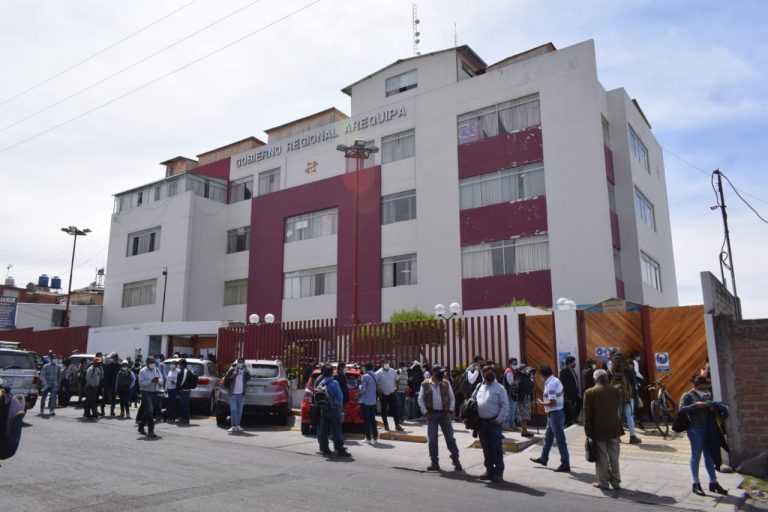 Restringen ingreso de personal a la sede del Gobierno Regional de Arequipa por más de una hora