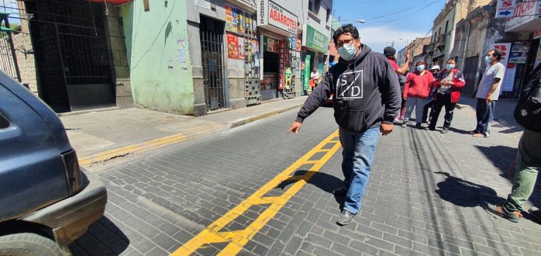 Vecinos de la calle Víctor Lira se oponen a la implementación de ciclovías