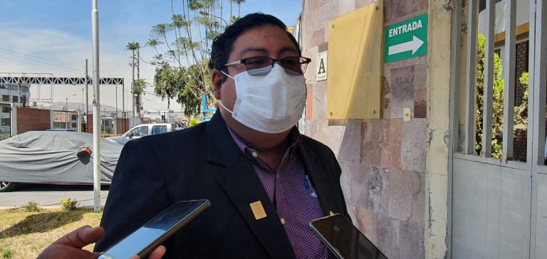 Abren proceso administrativo contra diez médicos por fiesta en el Hospital Honorio Delgado