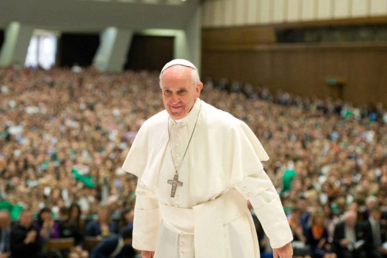 Papa Francisco invita a Pedro Castillo a visitar la Ciudad del Vaticano