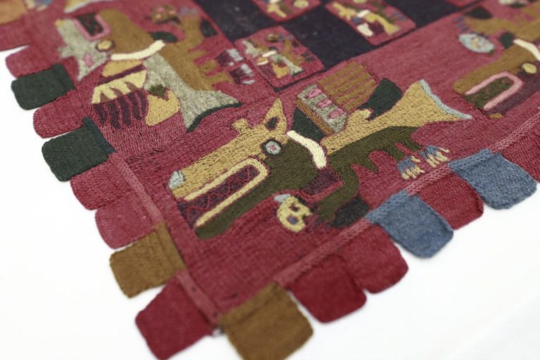 Perú declara Patrimonio Cultural de la Nación a los textiles Paracas recuperados de Suecia