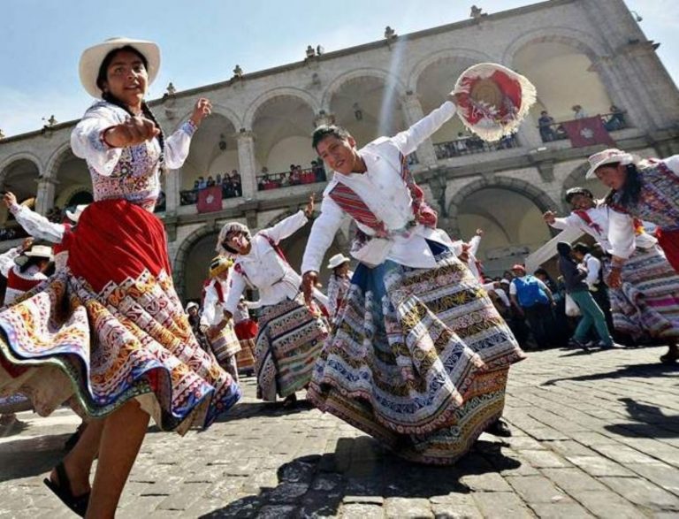 Arequipa celebra con baile aniversario de declaratoria del wititi como Patrimonio Mundial