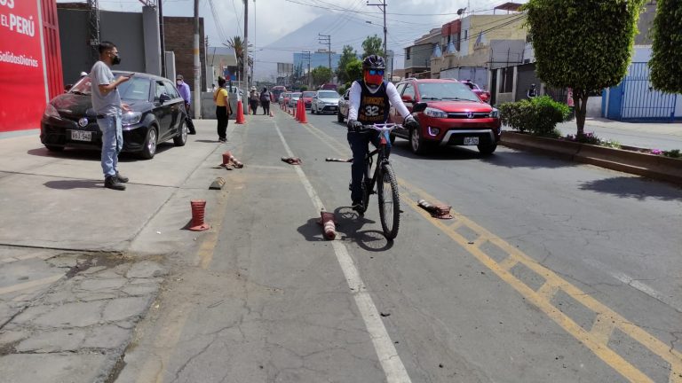 Inspeccionan daños en las ciclovías de la avenida Parra
