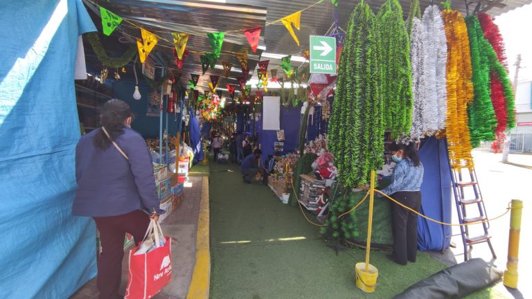 Comerciante de Feria Navideña en el estadio Melgar fallece tras caer cuando cerraba su negocio