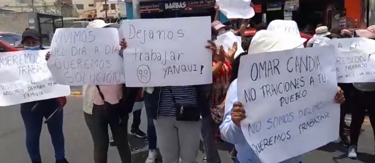 Ambulantes de la Mariscal Castilla exigen a la comuna provincial que los deje trabajar