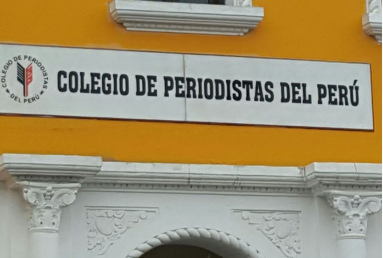 Colegio de Periodistas del Perú rechaza actitudes impropias en contra del Presidente