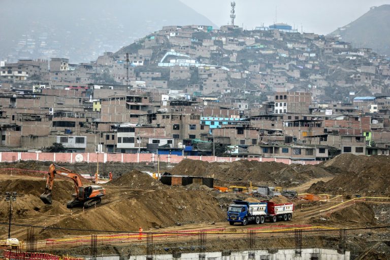 Un hombre se lanzó del tercer piso de su vivienda por el sismo en Lima