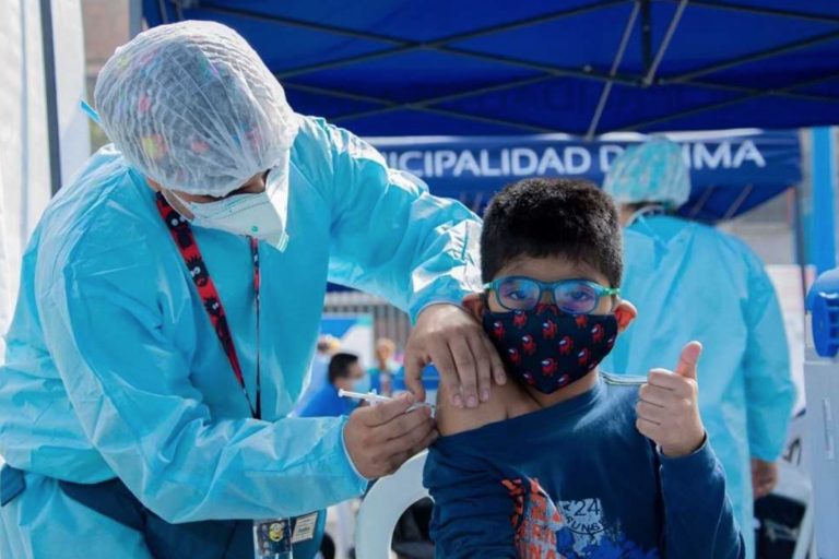 Primer lote de vacunas para niños llegará el 21 de enero al país