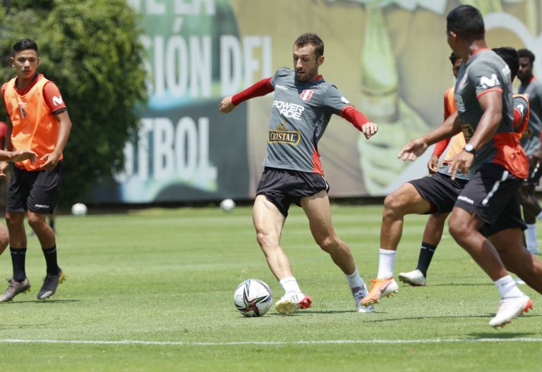 Selección peruana enfrenta hoy a la legión de extranjeros de la Liga 1