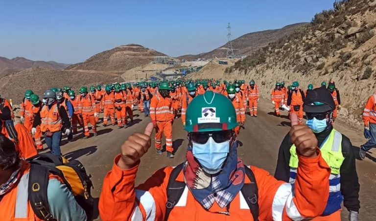 Trabajadores de la mina Quellaveco paralizan sus actividades por contagios COVID-19