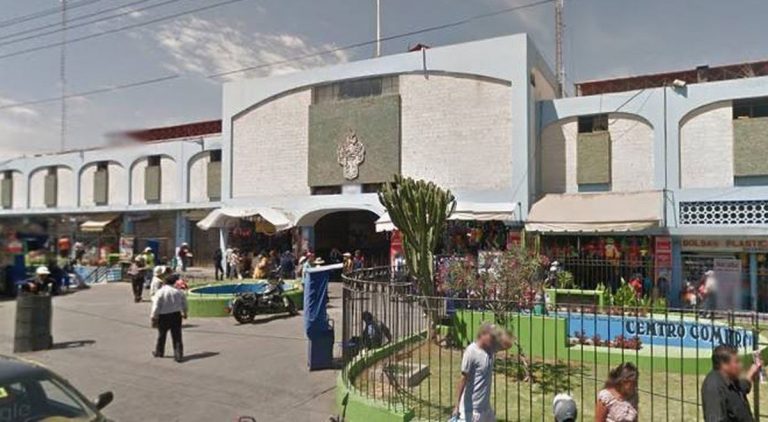 Realizarán mantenimiento del techo del mercado San Camilo