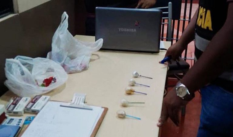 Mujer intentó ingresar droga a penal de Moquegua en envolturas de chupetines