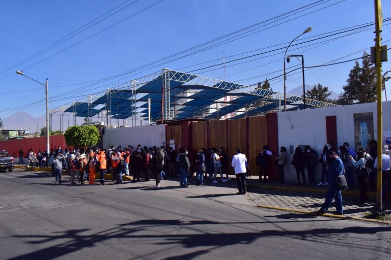 Restringen ingreso de trabajadores CAS a la sede del Gobierno Regional de Arequipa