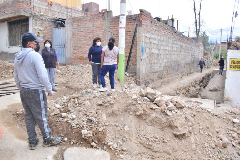 JLBYR: Vecinos de Ricardo Palma temen que fuertes lluvias perjudiquen obras inconclusas