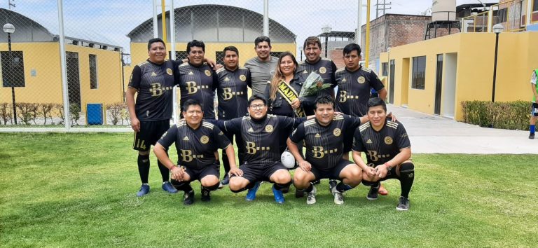 Campeonato de ex alumnos del Colegio Independencia Americana inició con goleadas
