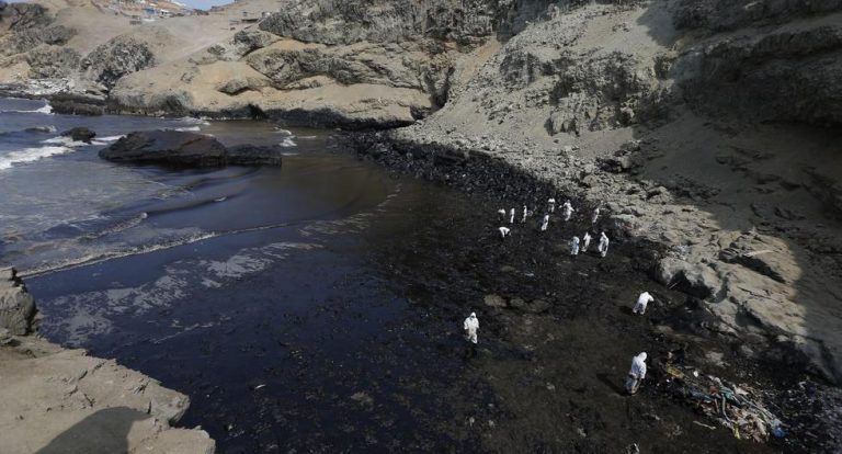OEFA confirma nuevo derrame de petróleo en los alrededores de la refinería La Pampilla