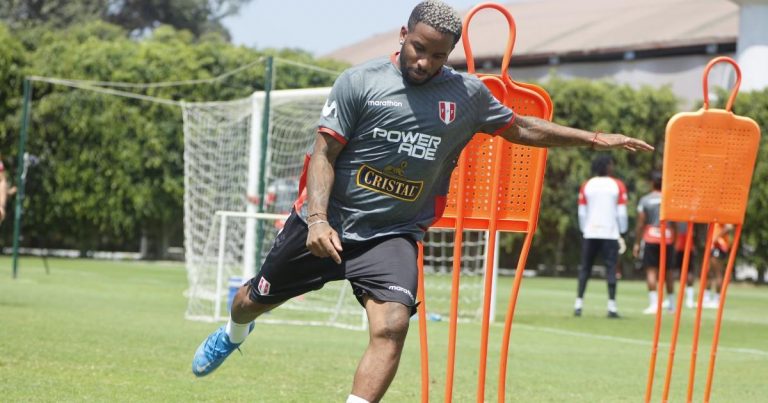 Selección siguió con entrenamientos y mañana enfrenta a extranjeros de la Liga 1