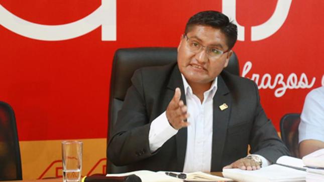 Gobernador de Tacna señaló que celular entregado a la Fiscalía no era nuevo