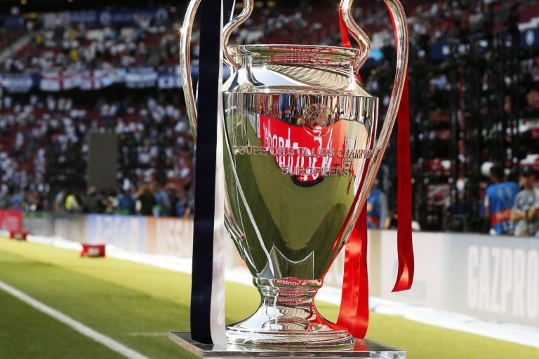 Liga de Campeones: UEFA cambia la final de San Petersburgo a París