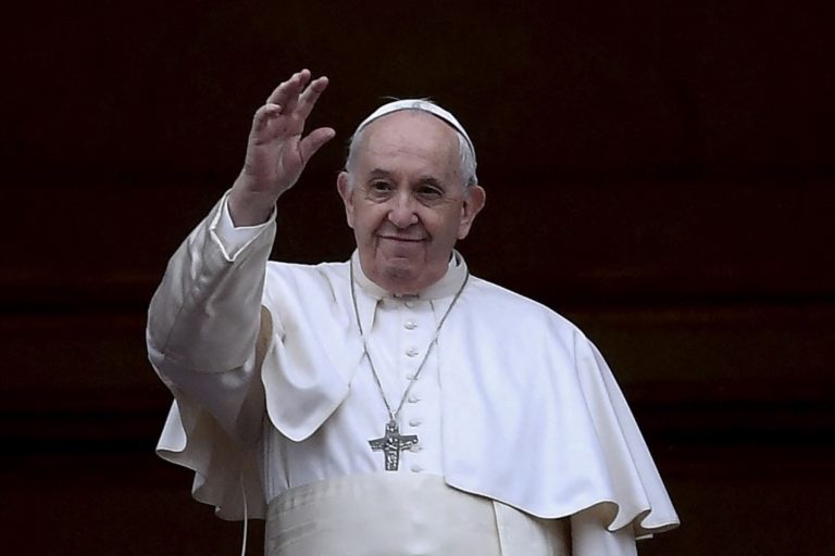 Papa Francisco pide “que las armas callen” en Ucrania
