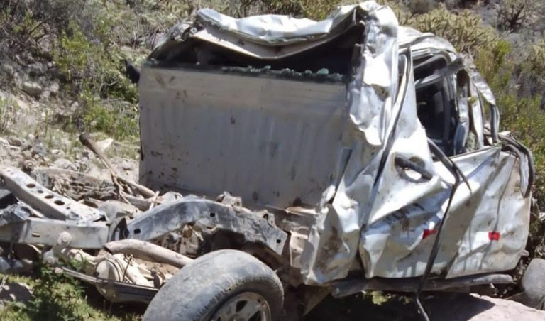 Candarave: Murió chofer de camioneta municipal que cayó a un barranco