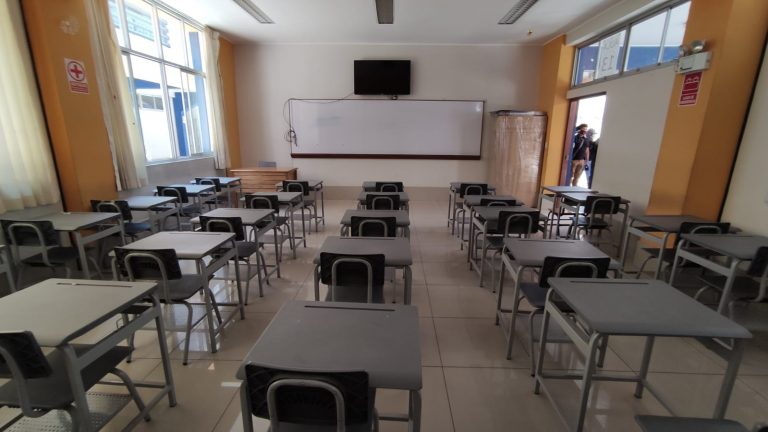 Se inició la inspección de colegios en Arequipa para el retorno a clases presenciales