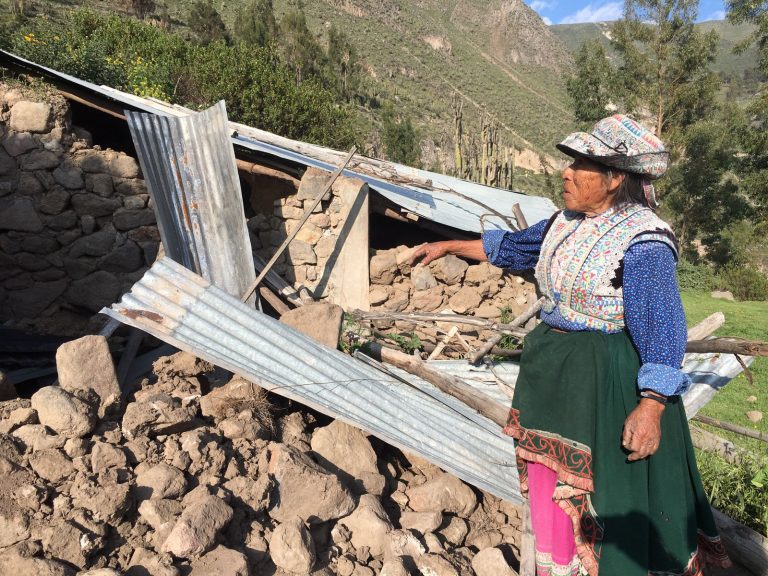 Declaran en emergencia a 8 distritos de Caylloma tras fuertes sismos