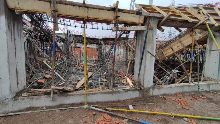 Paucarpata: Se desploma la construcción de la base de seguridad ciudadana